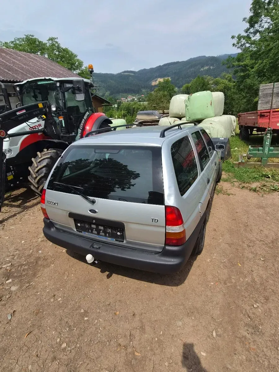 Ford Escort 1996 photo 2