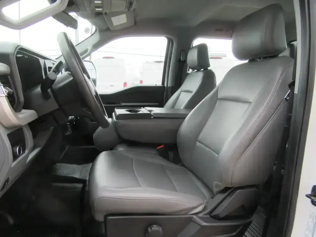 Ford F-550 Super Duty 2024 photo 5