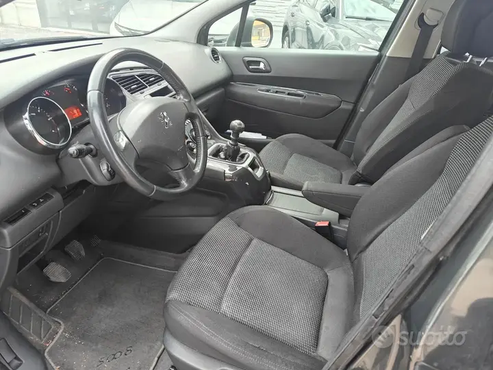 Peugeot 5008 2011 photo 5