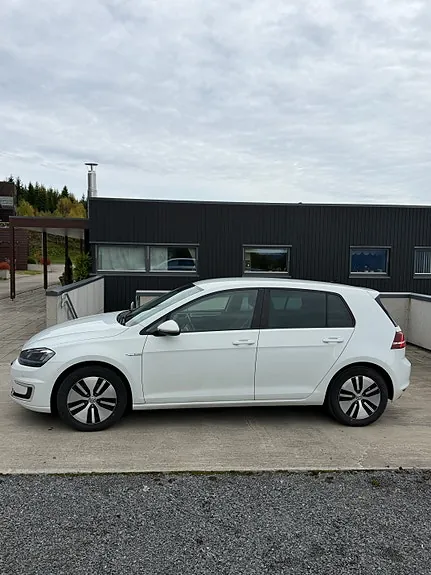Volkswagen E-Golf 2015 photo 4