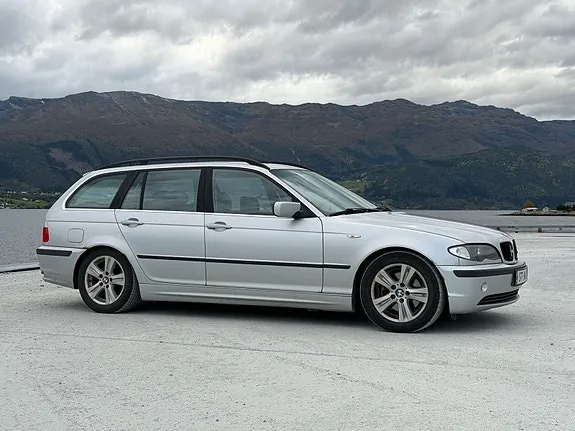BMW 320I 2003 photo 2