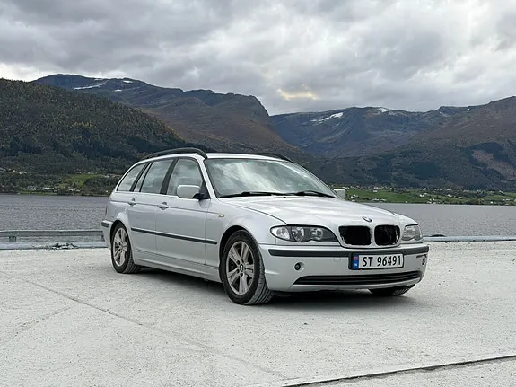 BMW 320I