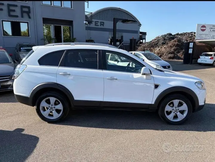Chevrolet Captiva 2010 photo 3