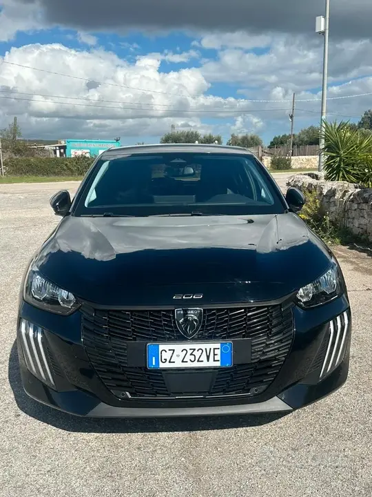 Peugeot 208 2025 photo 3