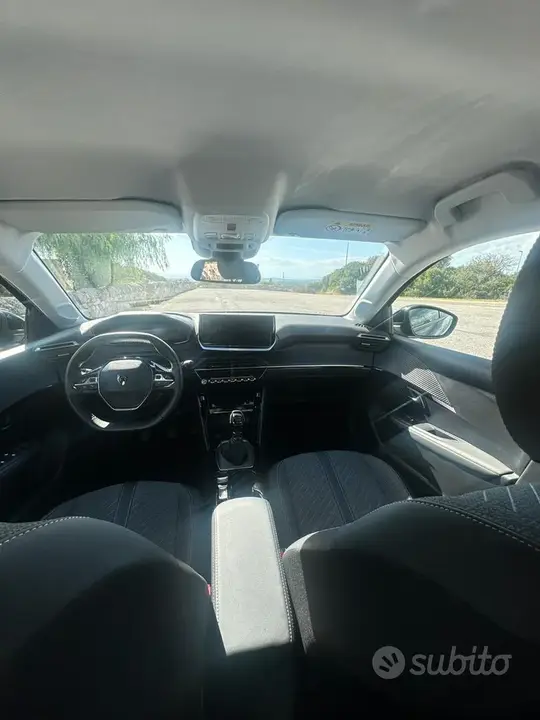 Peugeot 208 2025 photo 4