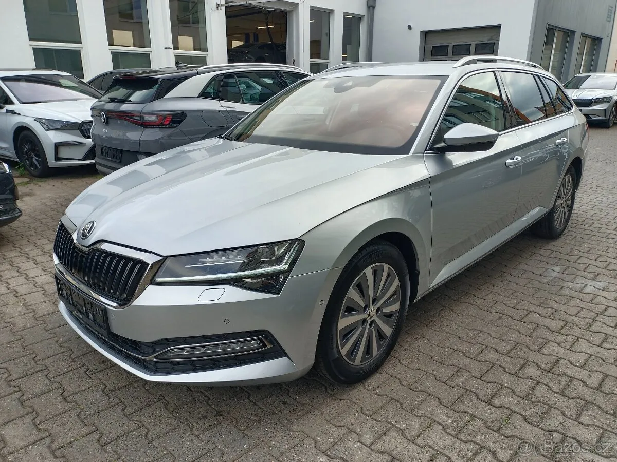 Skoda Superb 2023 photo 2