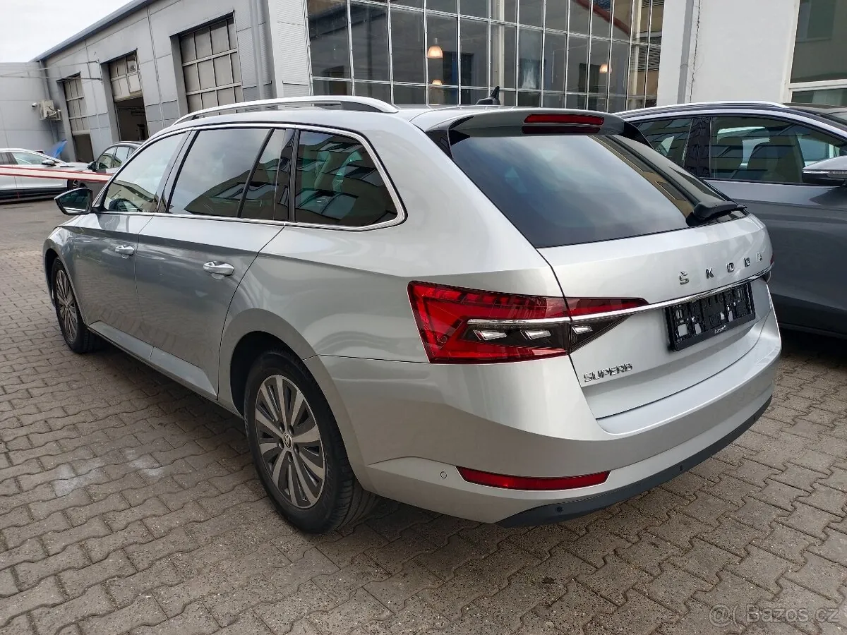 Skoda Superb 2023 photo 3