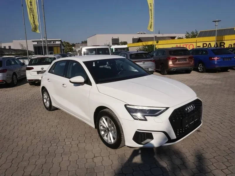 Audi A3 2023 photo 3
