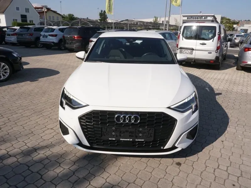 Audi A3 2023 photo 2