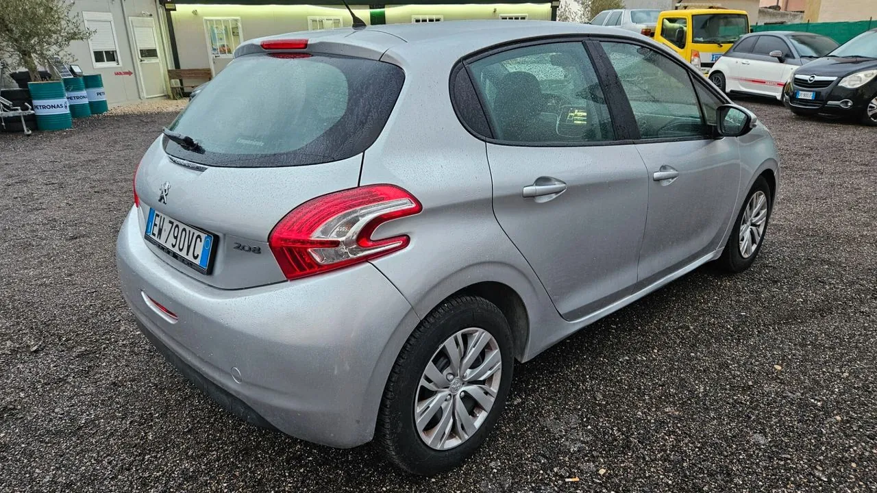 Peugeot 208 2014 photo 4