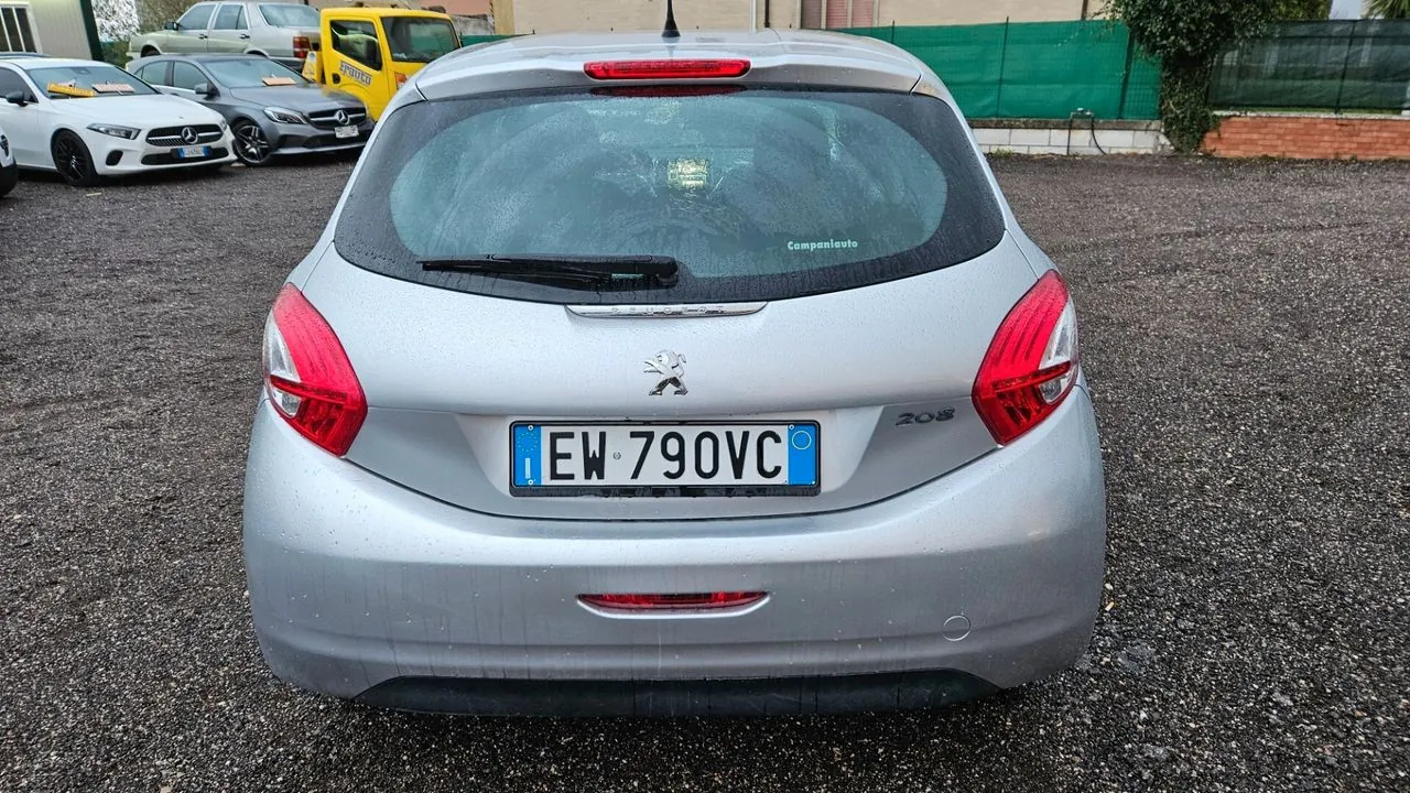 Peugeot 208 2014 photo 5