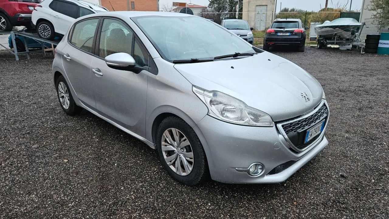 Peugeot 208 2014 photo 3