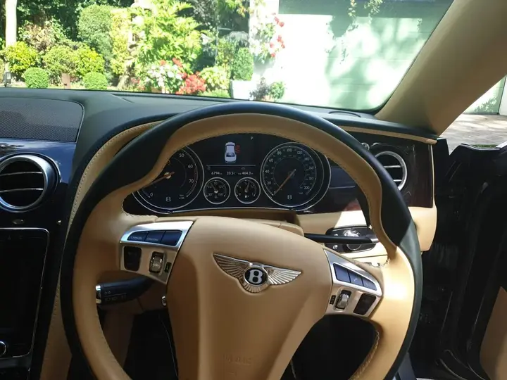 Bentley Flying Spur 2017 photo 3