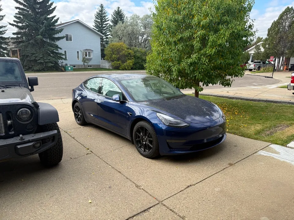 Tesla Model 3 2022 photo 2