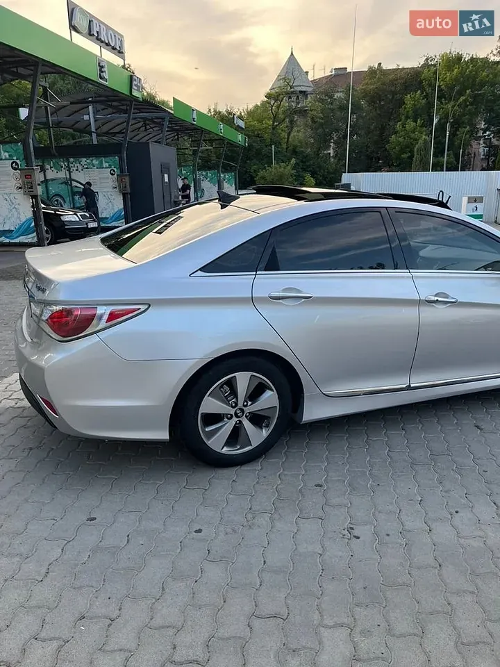 Hyundai Sonata 2011 photo 4