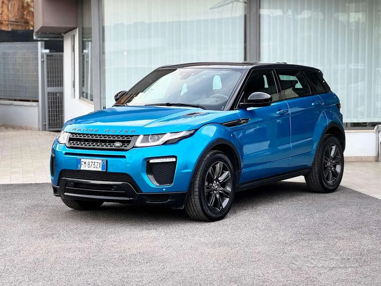 Land Rover Range Rover Evoque 2018 photo 3