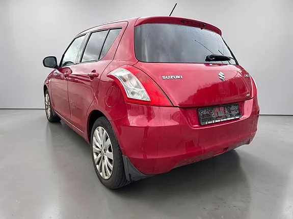 Suzuki Swift 2011 photo 5