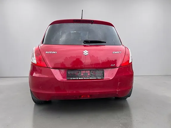 Suzuki Swift 2011 photo 4