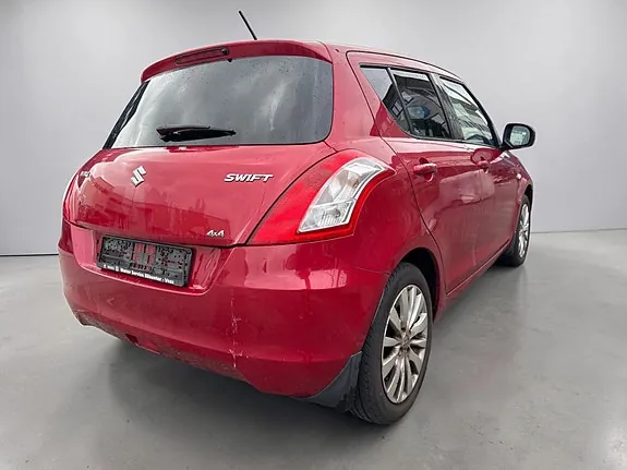 Suzuki Swift 2011 photo 3