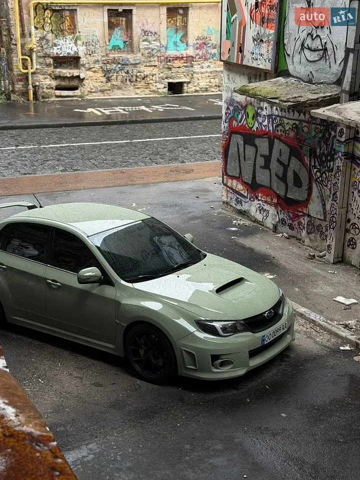 Subaru Wrx Sti 2012 photo 2