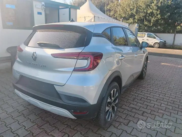 Renault Captur 2022 photo 3
