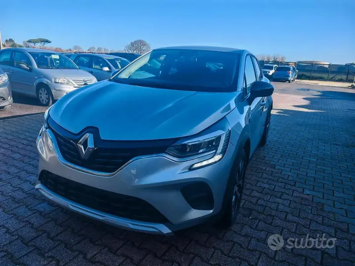 Renault Captur 2022 photo 2