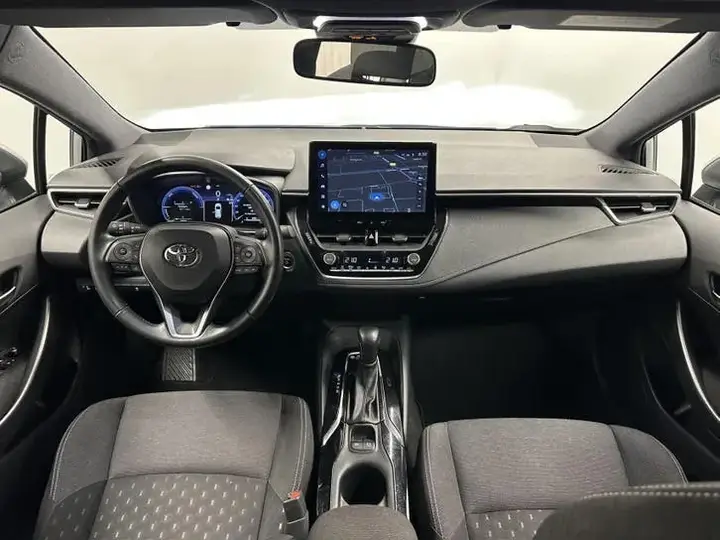 Toyota Corolla Touring Sports 2024 photo 2