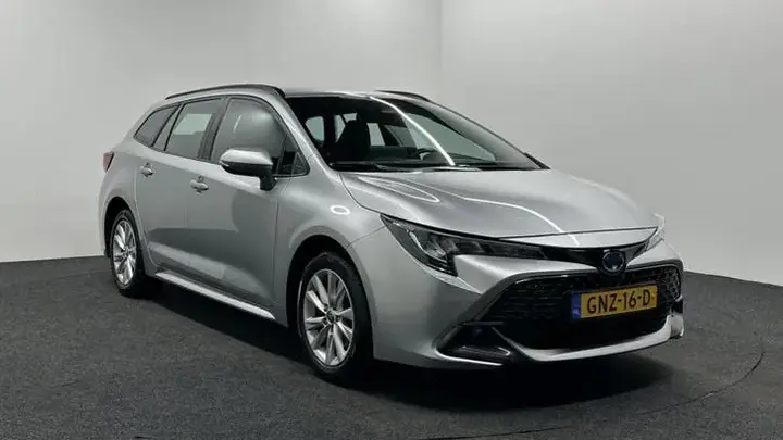 Toyota Corolla Touring Sports 2024 photo 3