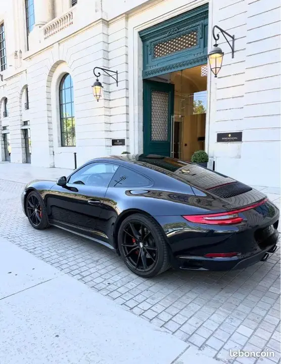 Porsche 911 2018 photo 2