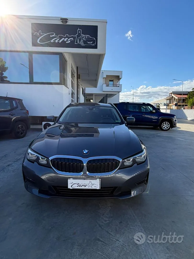 BMW 318 2022 photo 2