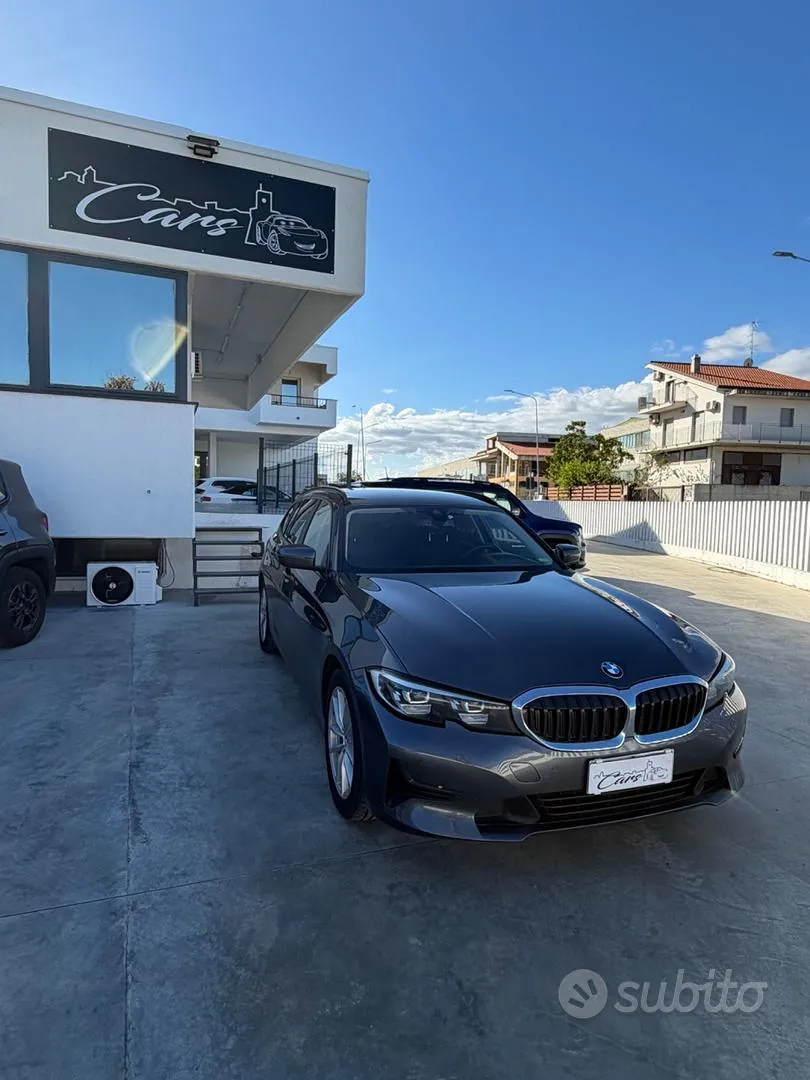 BMW 318 2022 photo 3
