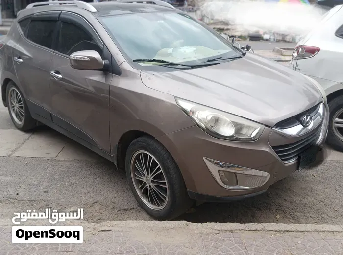 Hyundai Tucson 2011 photo 2
