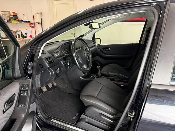 Mercedes-Benz A180 2009 photo 5