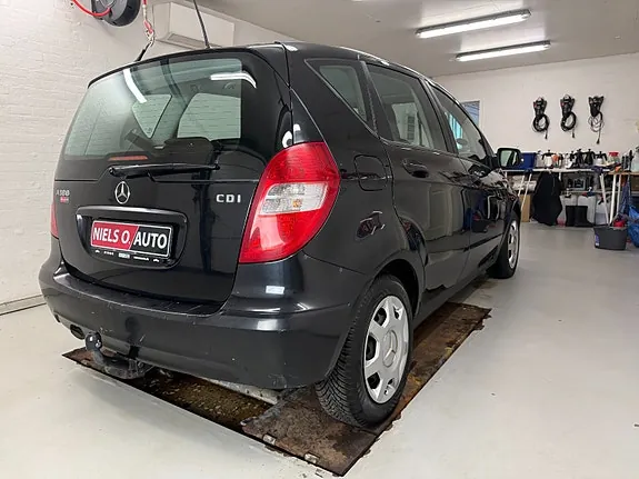 Mercedes-Benz A180 2009 photo 4