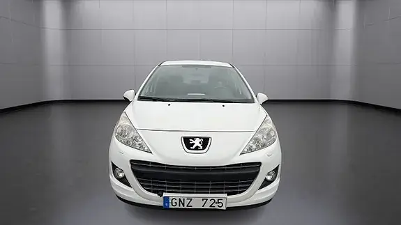 Peugeot 207 2011 photo 2