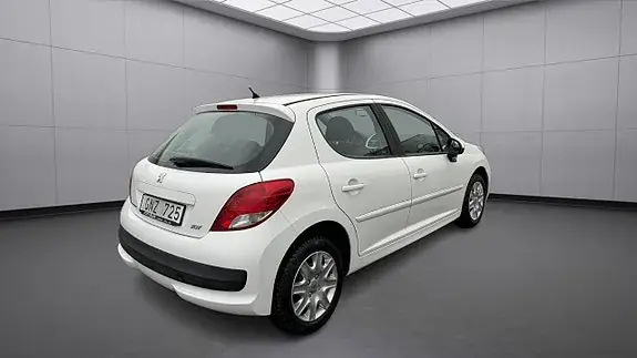 Peugeot 207 2011 photo 5
