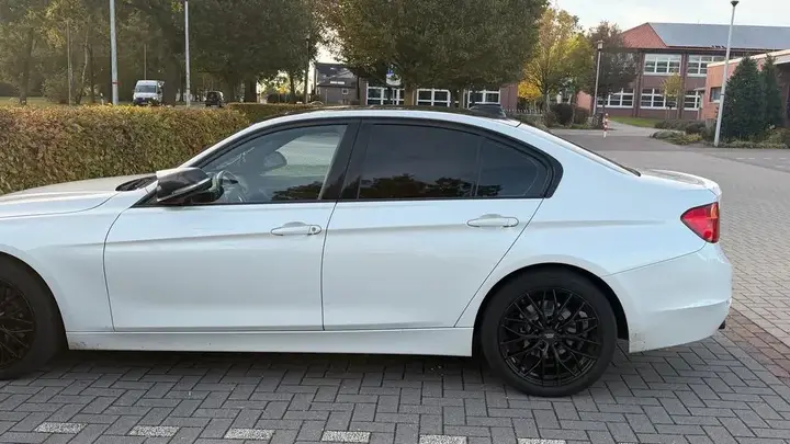 BMW 328I