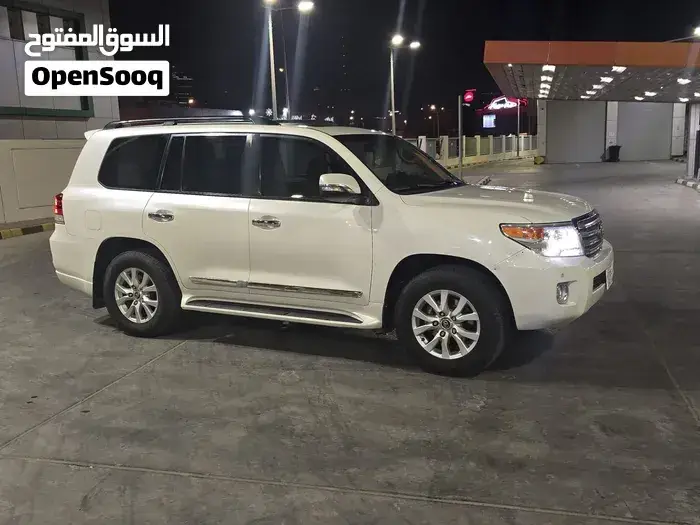 Toyota Land Cruiser Gxr 2014 photo 2