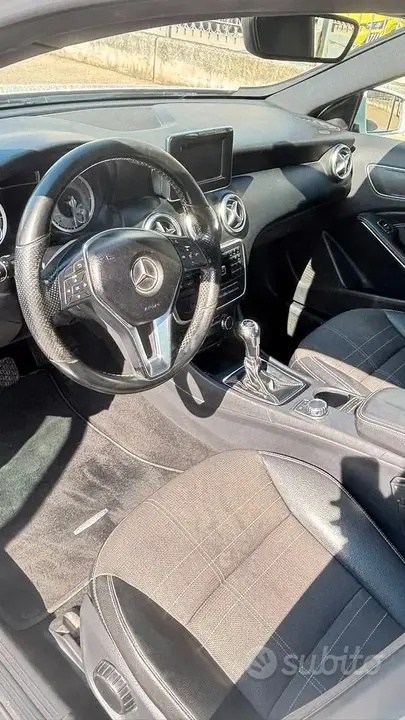 Mercedes-Benz A 2012 photo 5