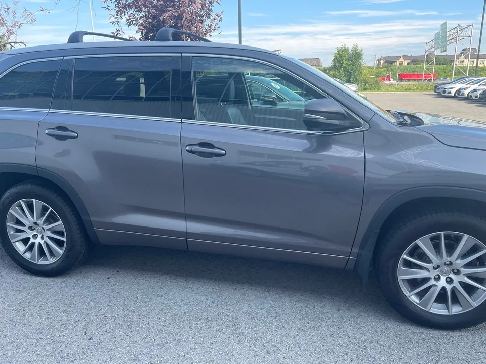 Toyota Highlander 2015 photo 2