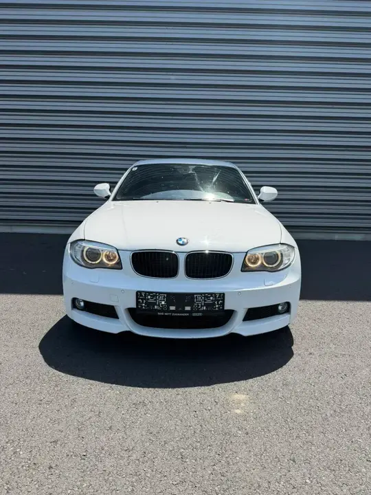 BMW 1 Series 2011 photo 3