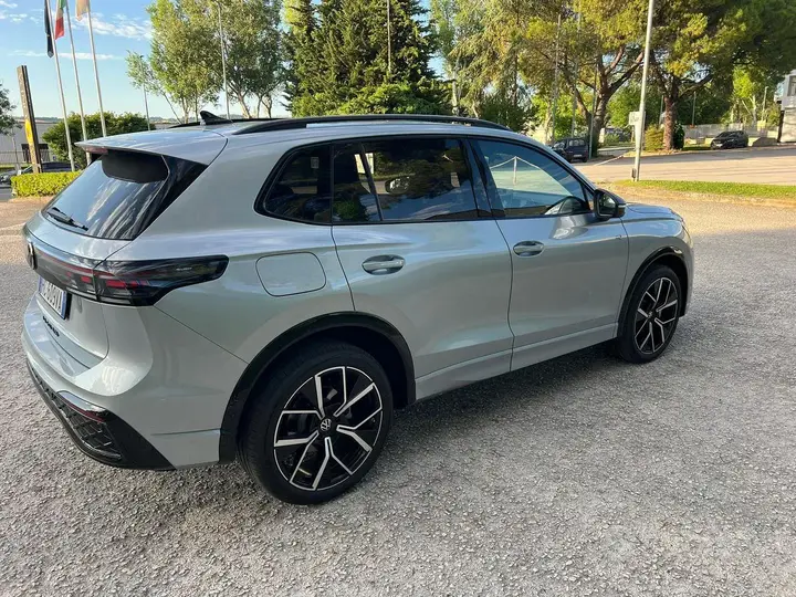 Volkswagen Tiguan 2026 photo 2