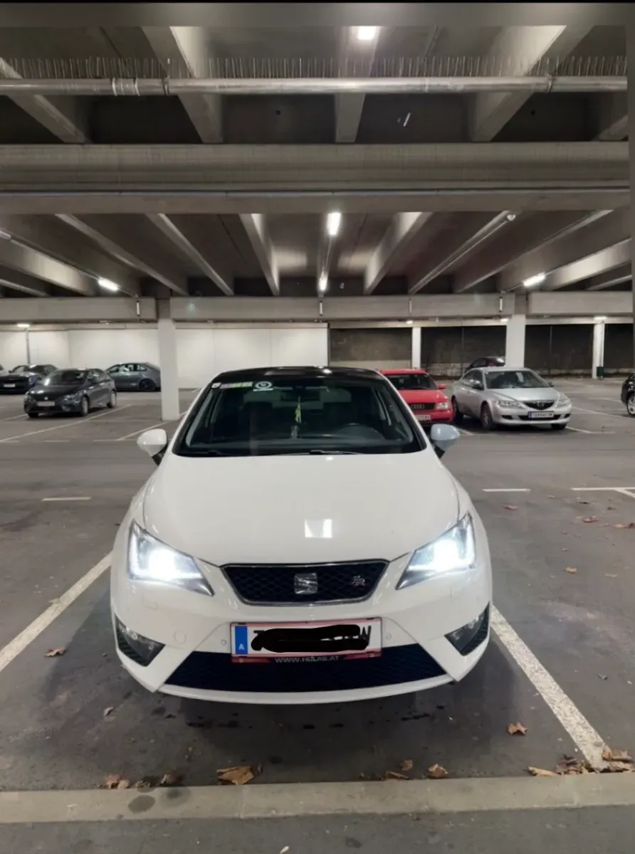 Seat Ibiza 2014 photo 2