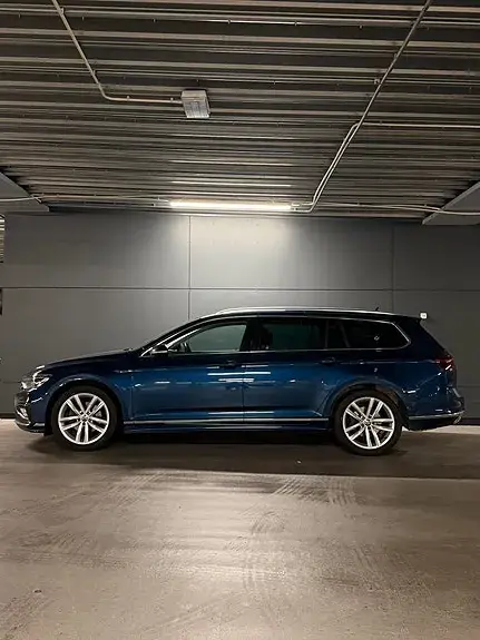 Volkswagen Passat 2023 photo 2