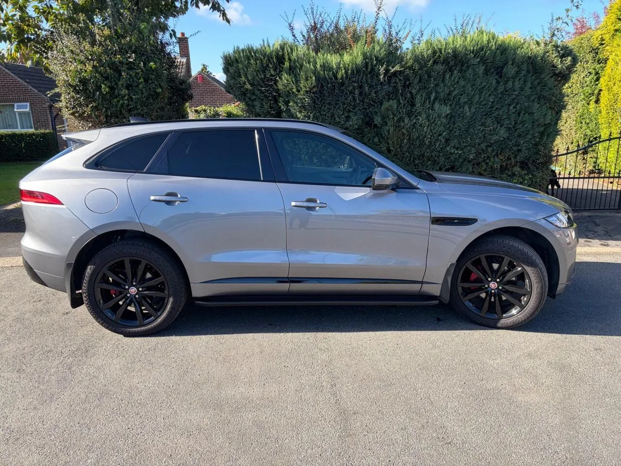 Jaguar F-Pace 2020 photo 2