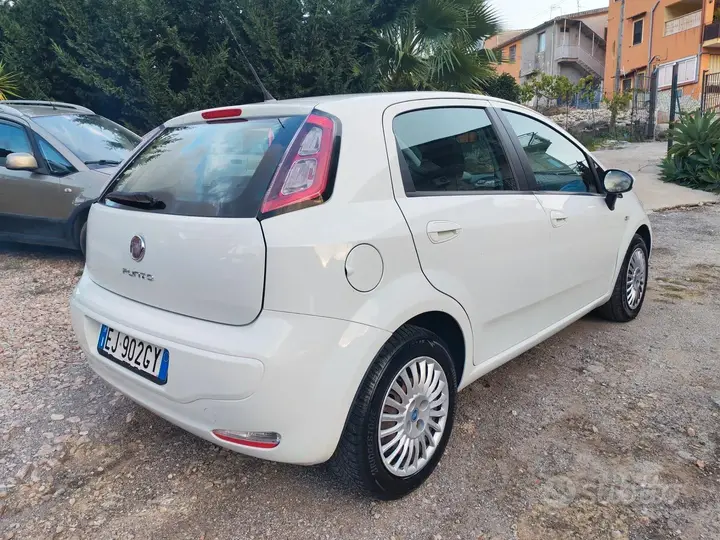 Fiat Punto Evo 2011 photo 5
