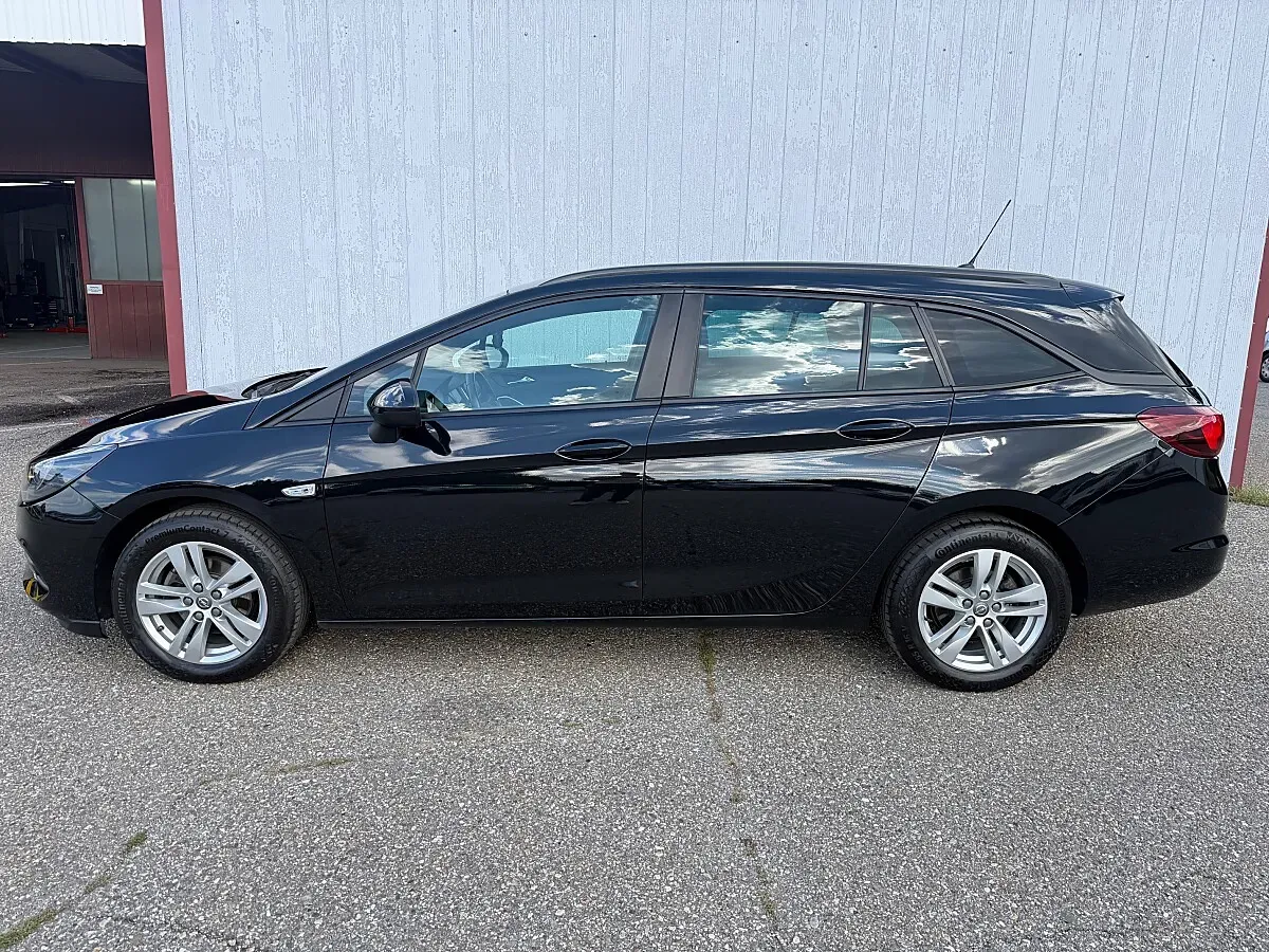 Opel Astra 2021 photo 2