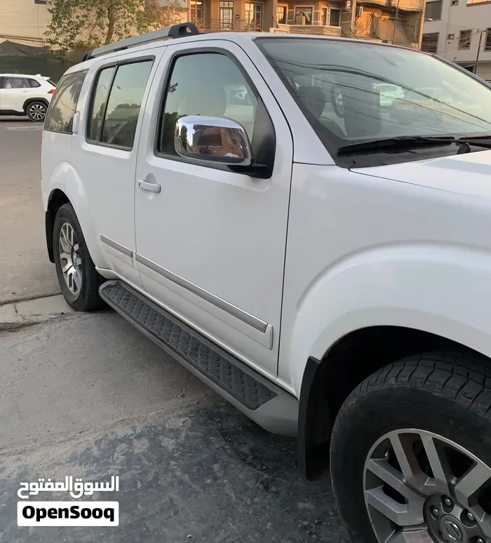 Nissan Pathfinder 2010 photo 3