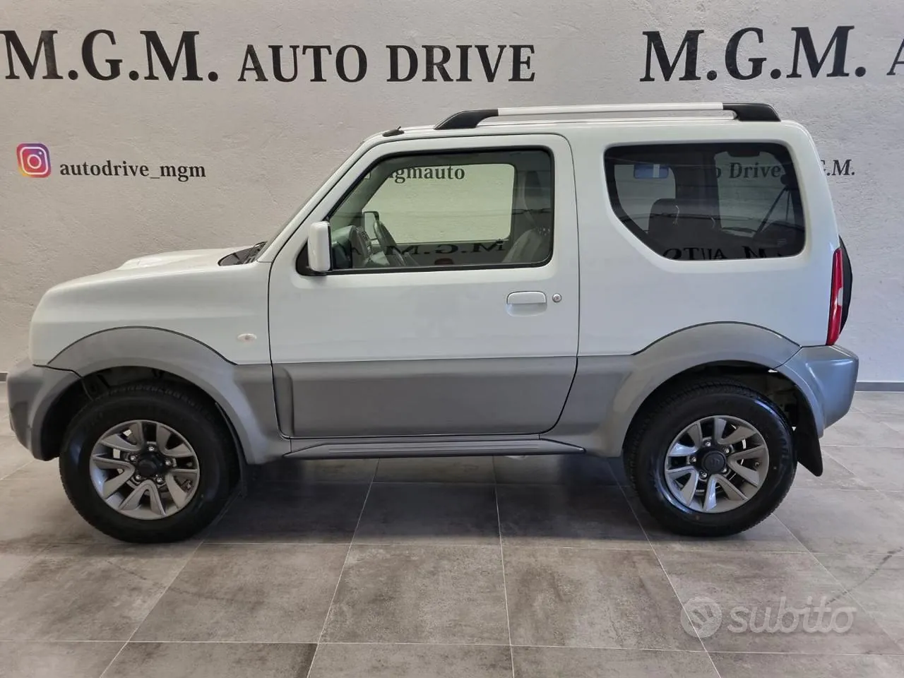 Suzuki Jimny 2017 photo 2