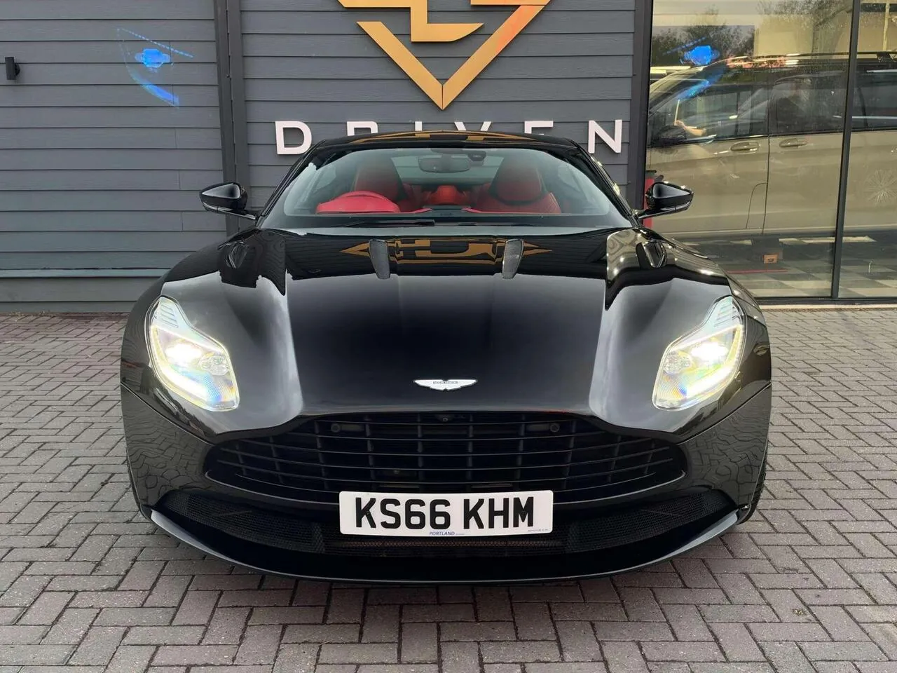 Aston Martin Db11 2017 photo 4
